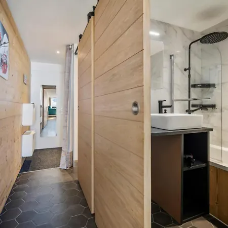 Panorama Alpineview With Ski-in Out Access 公寓